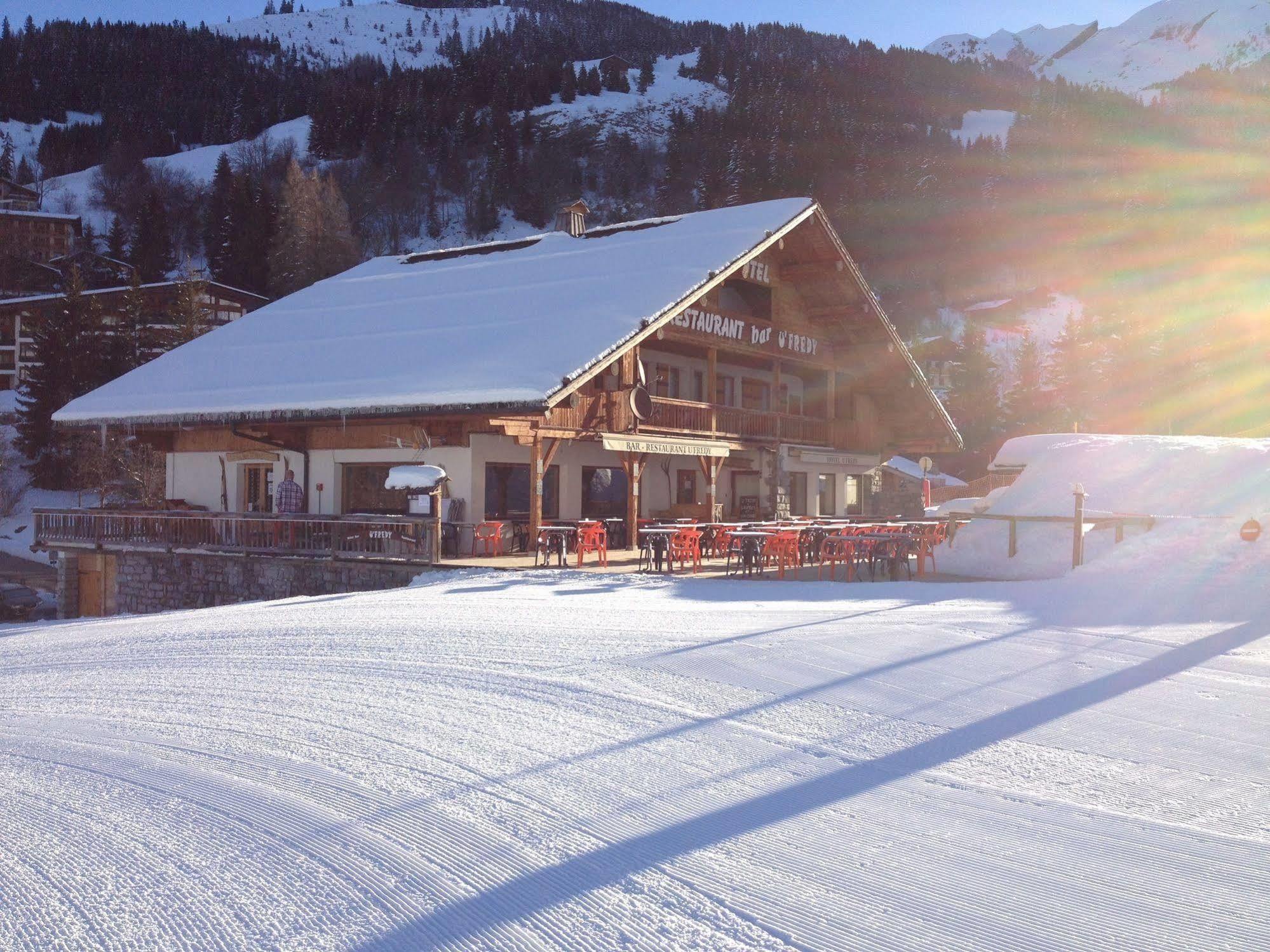 Hôtel Restaurant U'Fredy La Clusaz Exterior foto