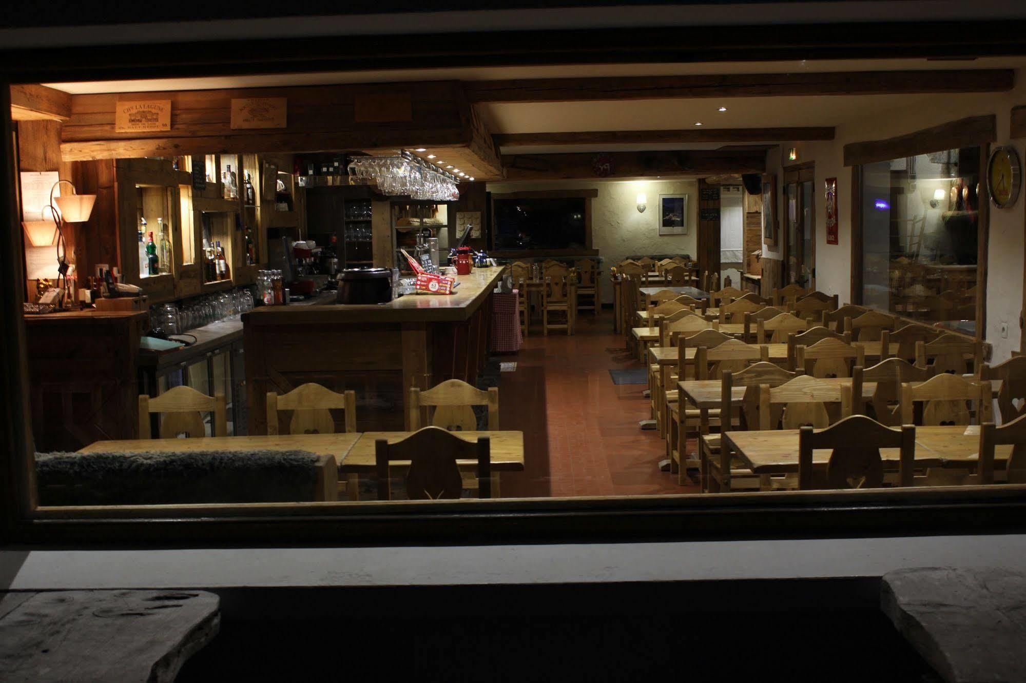Hôtel Restaurant U'Fredy La Clusaz Exterior foto